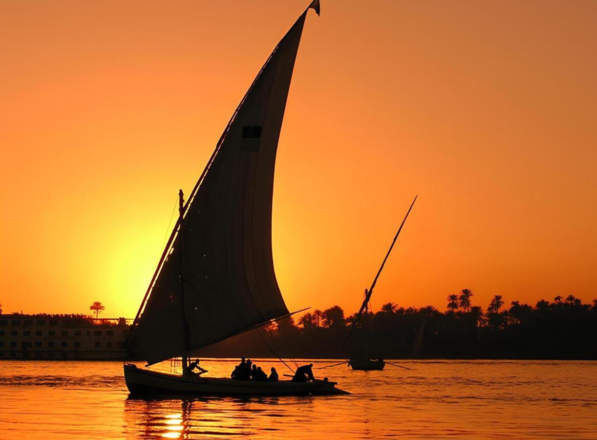 Royal Home Luxor Nile View Bagian luar foto