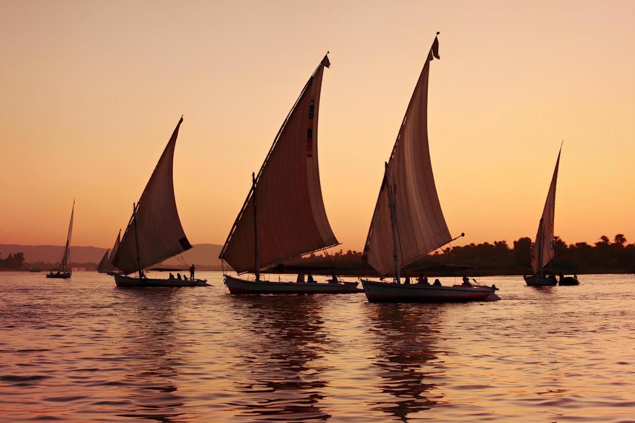 Royal Home Luxor Nile View Bagian luar foto